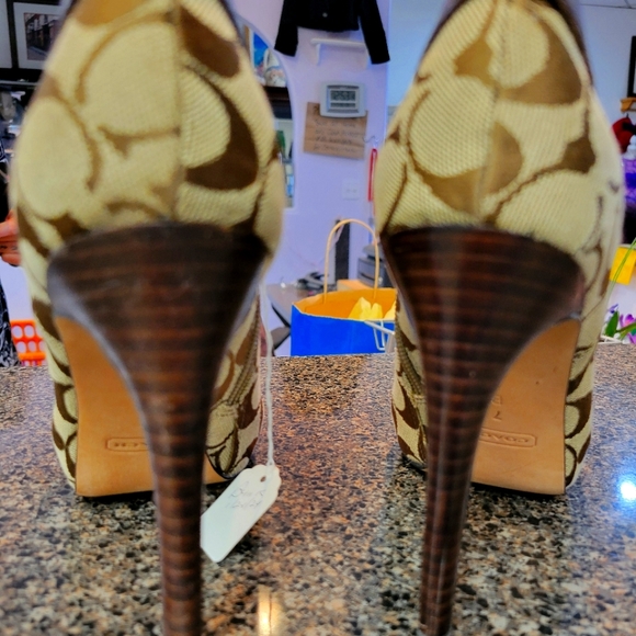 Coach Delilah booties 7M - Picture 7 of 7